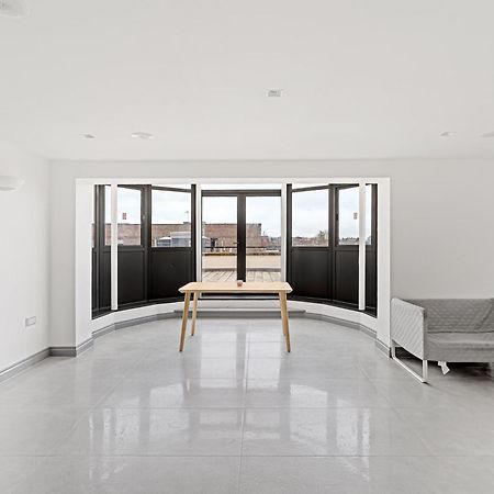 Long Letting - Luxurious 3 Bedroom Penthouse In City Centre - Parking Included! Челмсфорд Екстериор снимка