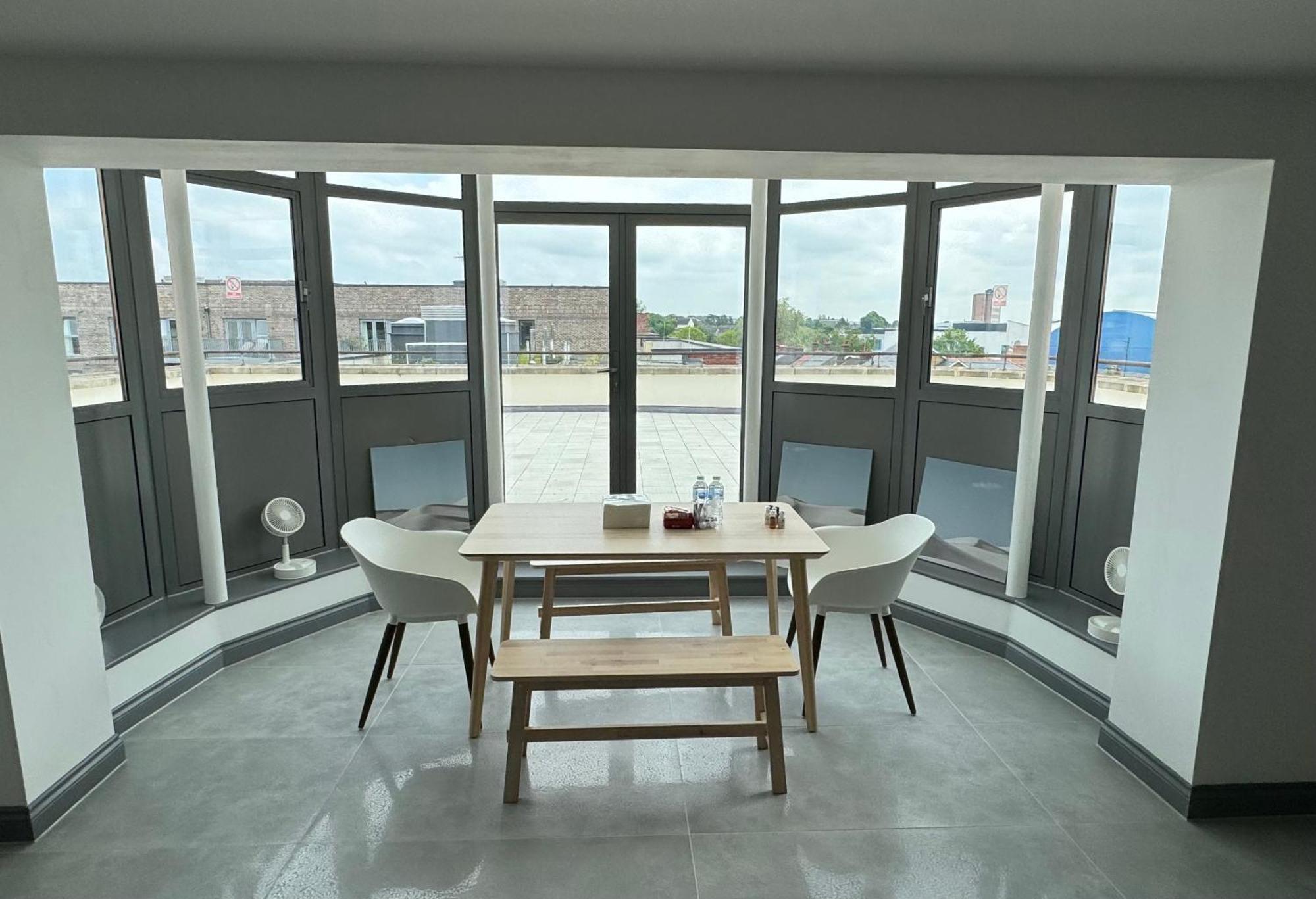 Long Letting - Luxurious 3 Bedroom Penthouse In City Centre - Parking Included! Челмсфорд Екстериор снимка